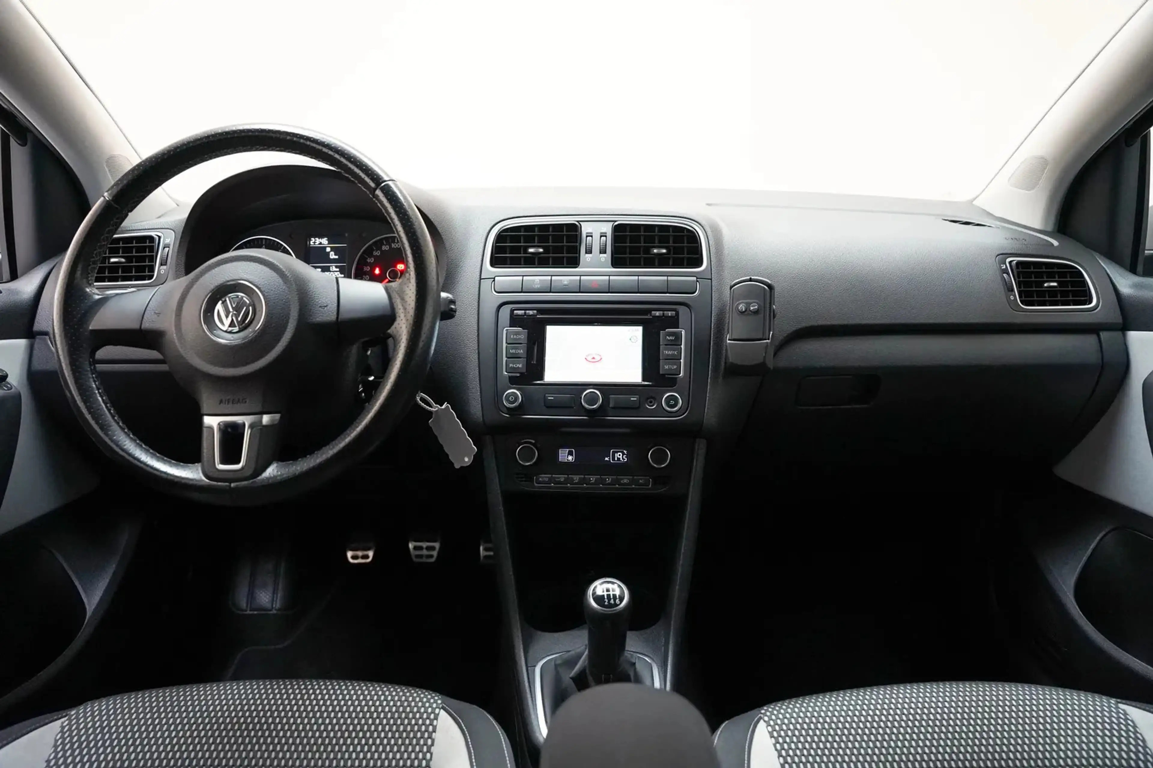 Volkswagen Polo Cross 1.2 TSI [ Navi Climate Cruise ] — photo 4