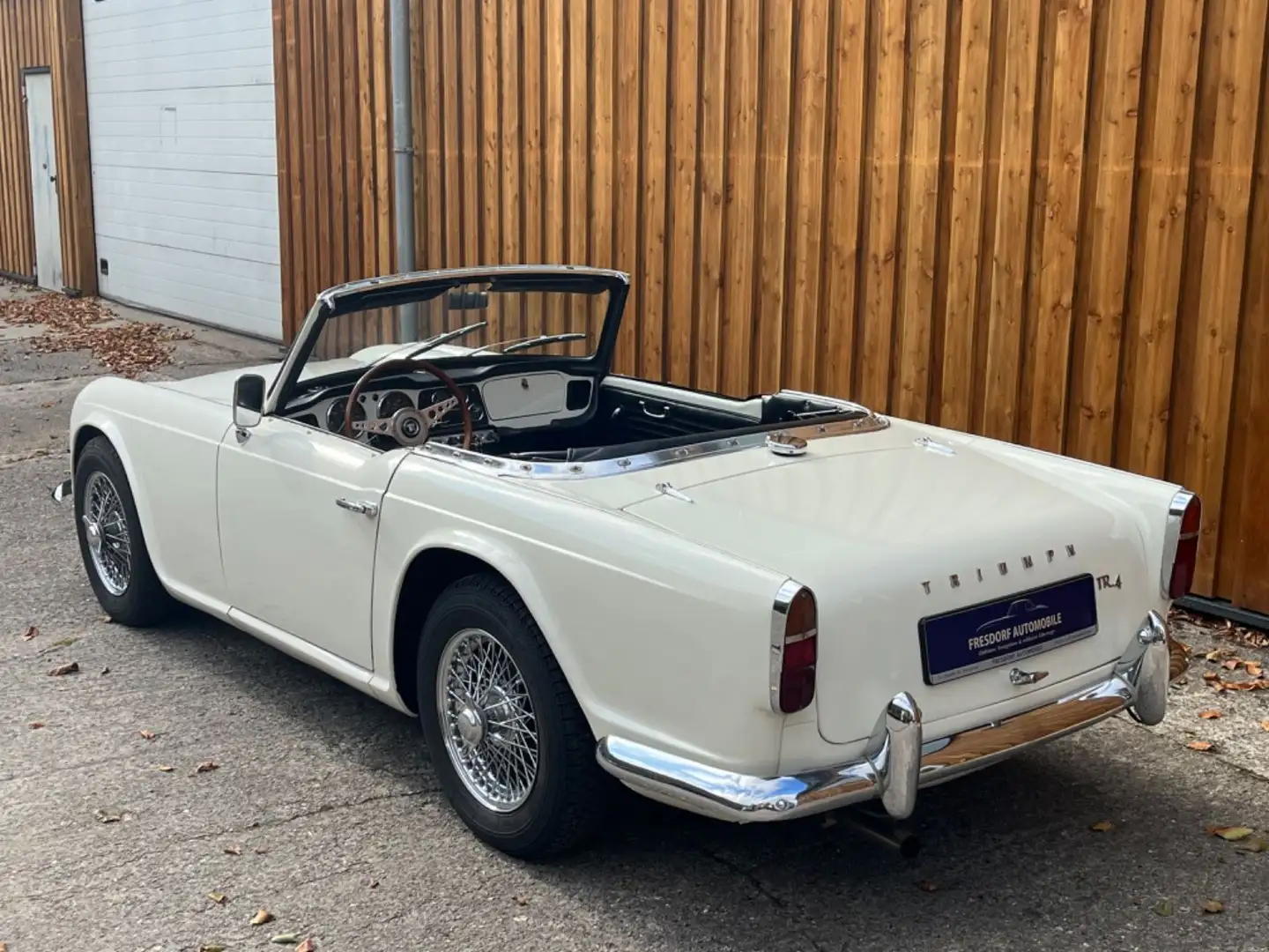 Triumph TR4 Roadster, Cabrio, Oldtimer Weiß - 2