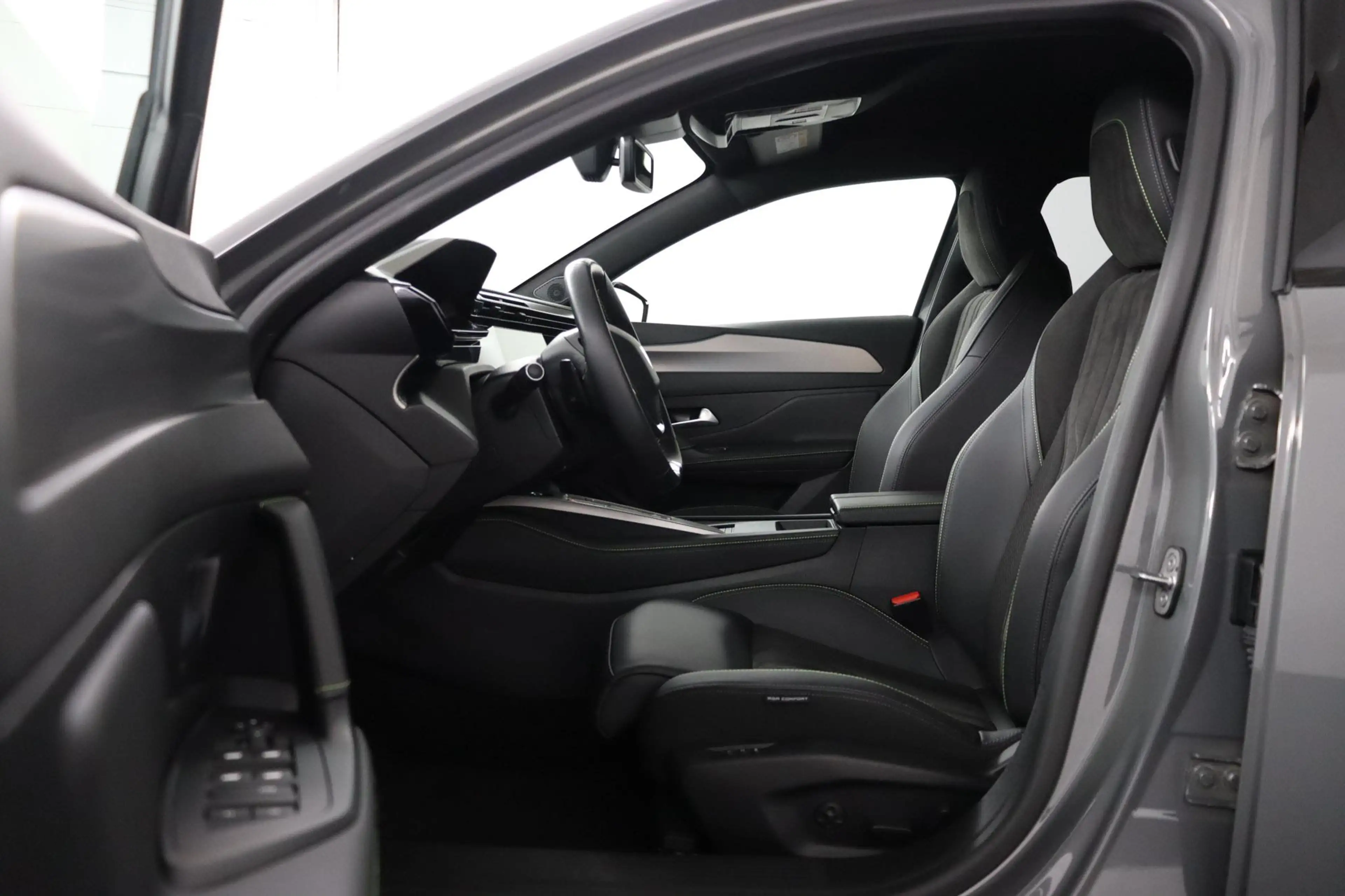 Peugeot 308 SW 1.6 Plug-in Hybrid 195PK GT — photo 5
