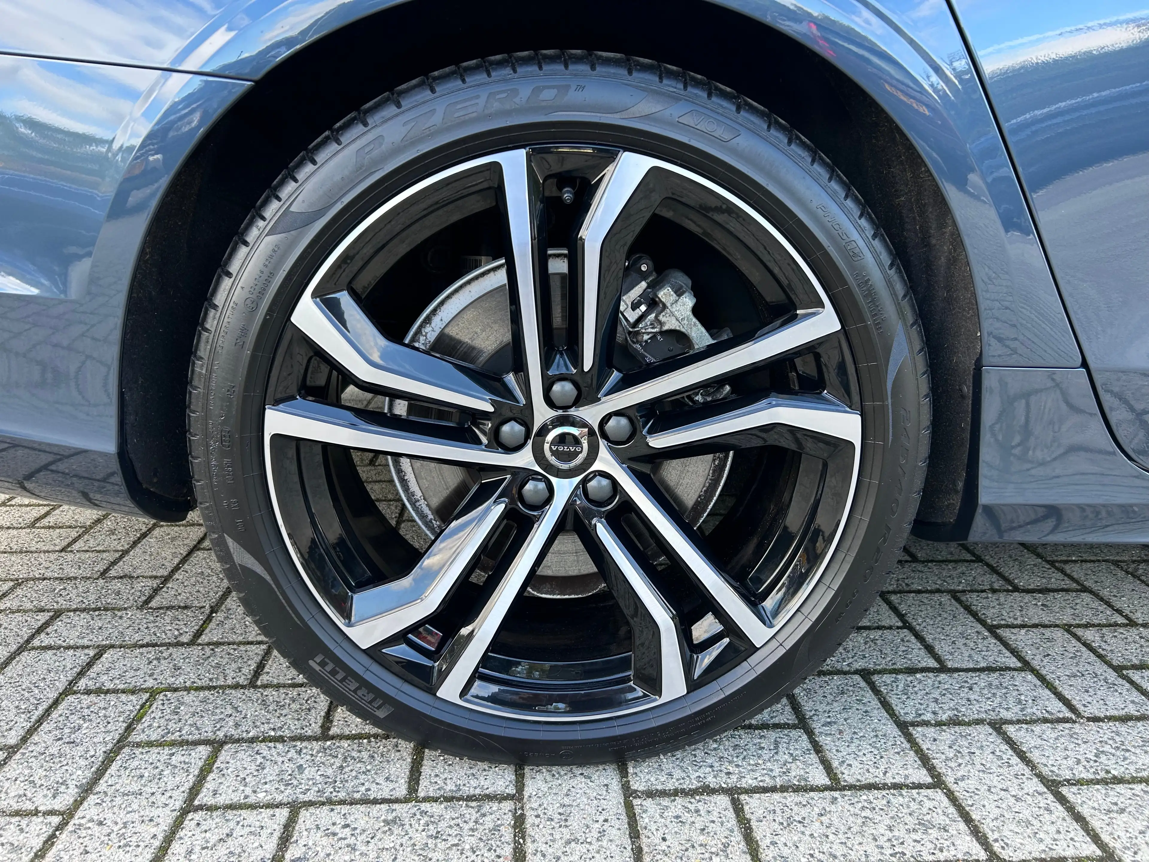 Volvo V90 2.0 T8 Plug-in hybrid AWD Ultra Dark | Luchtvering — photo 5