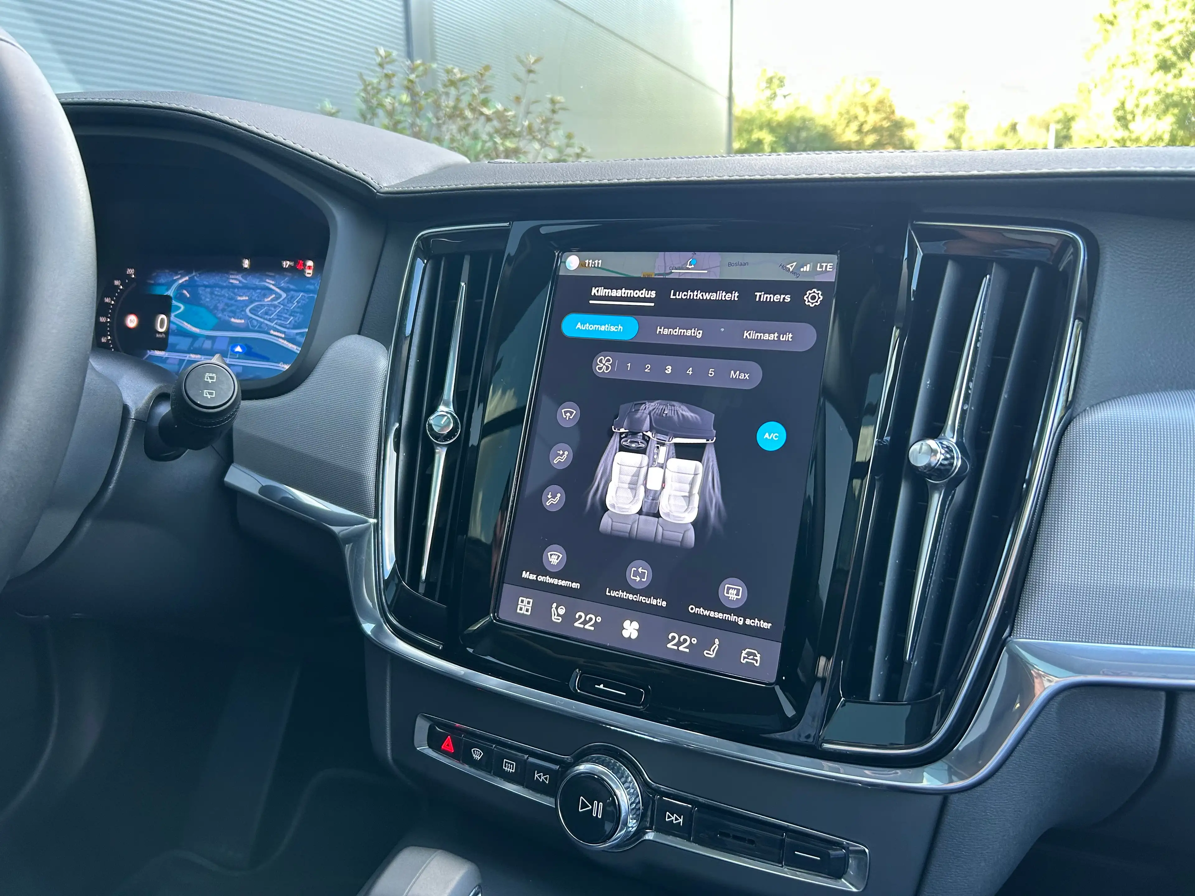 Volvo V90 2.0 T8 Plug-in hybrid AWD Ultra Dark | Luchtvering — photo 31