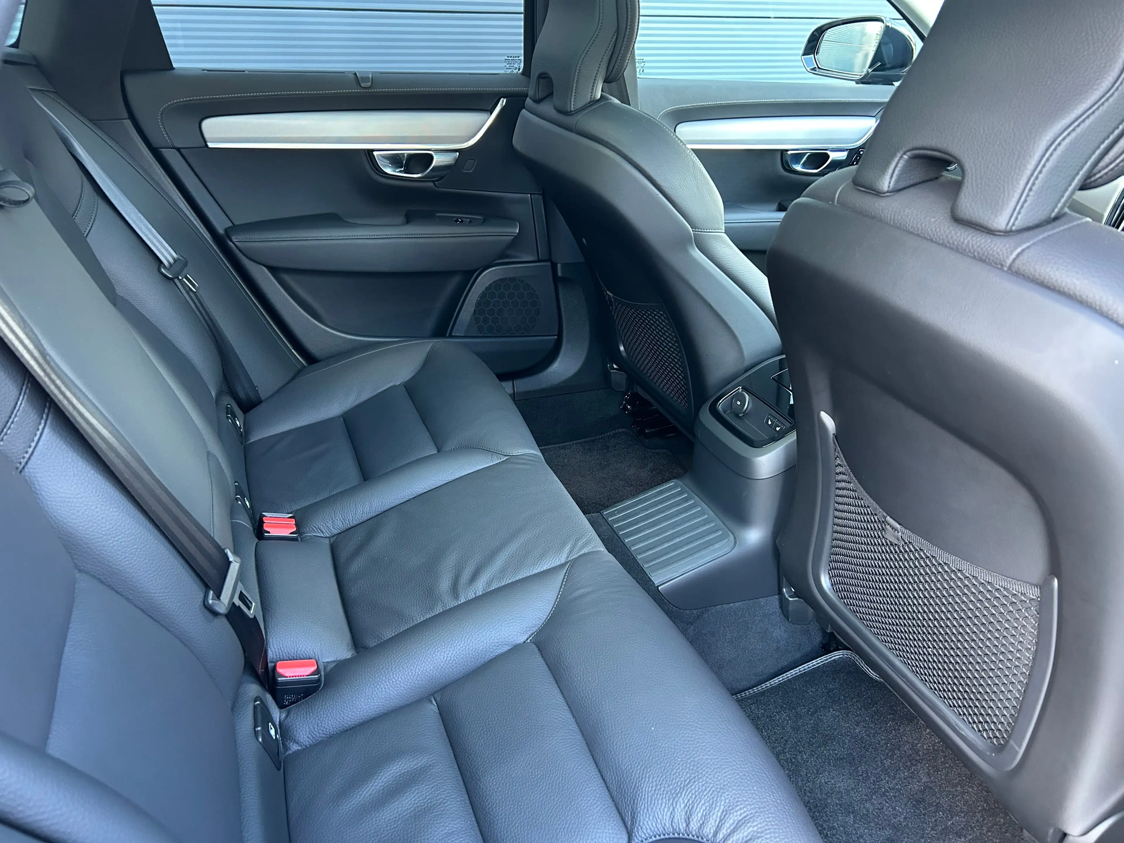 Volvo V90 2.0 T8 Plug-in hybrid AWD Ultra Dark | Luchtvering — photo 26