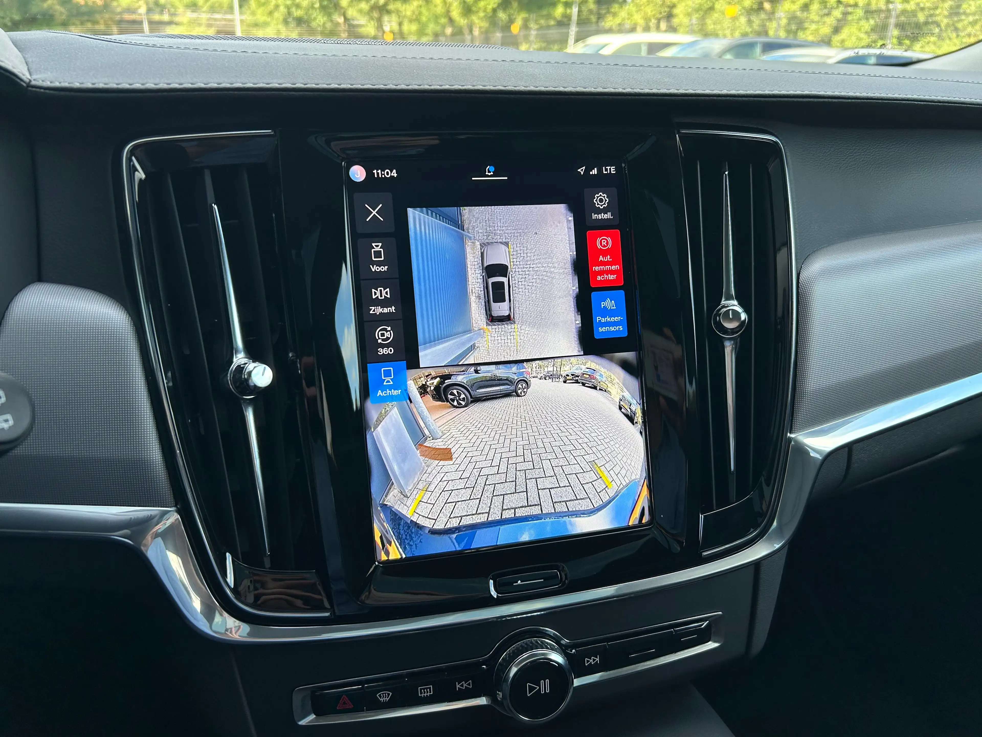 Volvo V90 2.0 T8 Plug-in hybrid AWD Ultra Dark | Luchtvering — photo 21