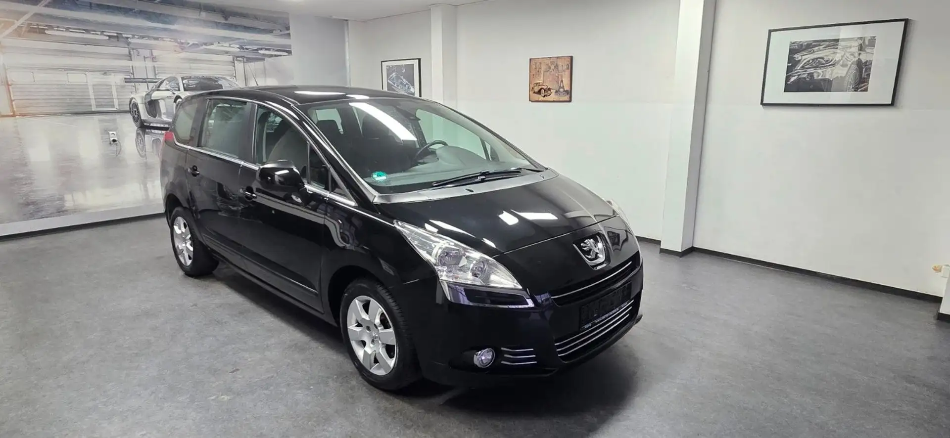 Peugeot 5008 1.6 Allure Panorama PDC TÜV 03/2026 Schwarz - 2