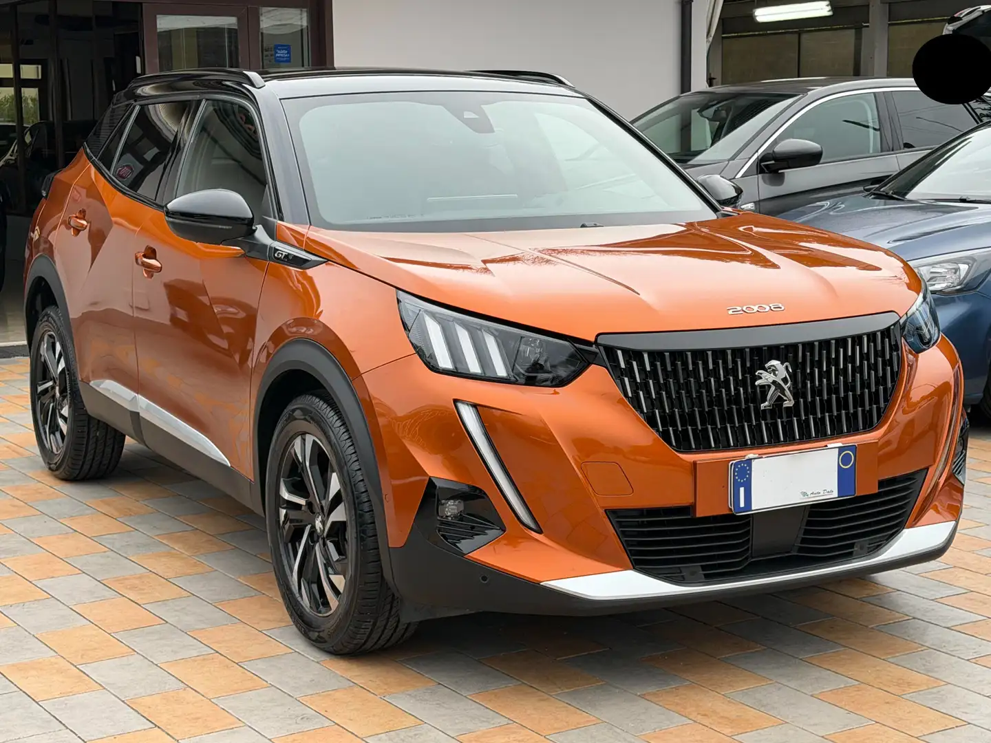 Peugeot 2008 1.5 BLUEHDI 110 cv. GT Arancione - 2