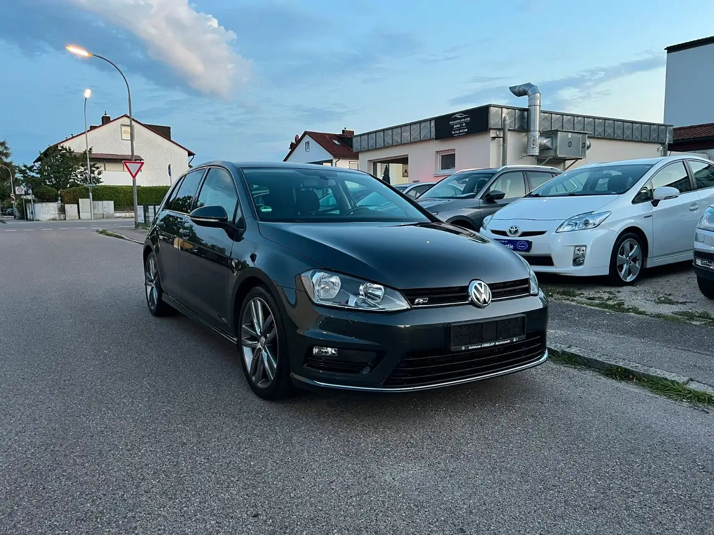 Volkswagen Golf 2.0 TDI Allstar BMT R-Line Shz Temp PDC Gris - 1