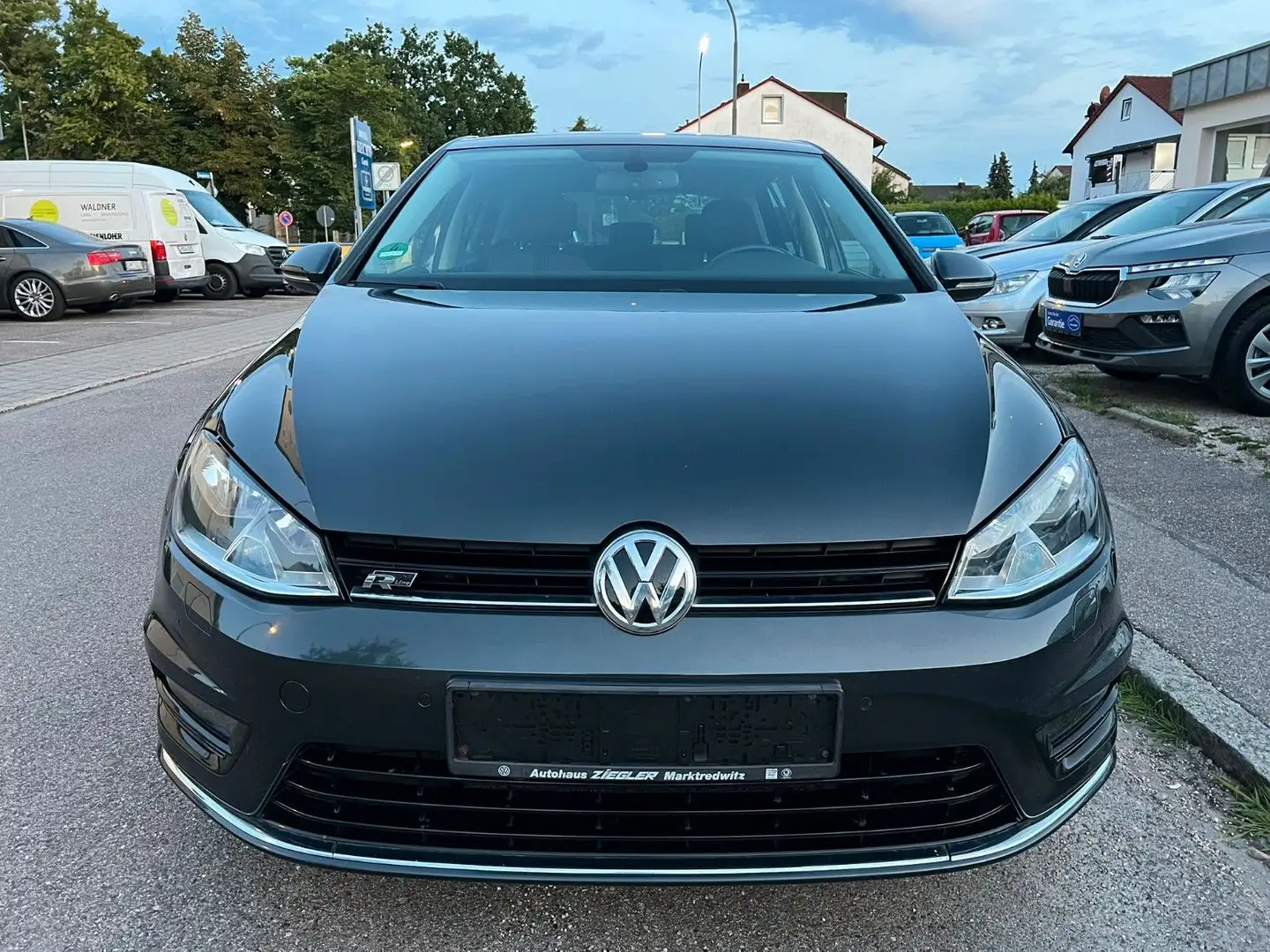 Volkswagen Golf 2.0 TDI Allstar BMT R-Line Shz Temp PDC Gris - 2
