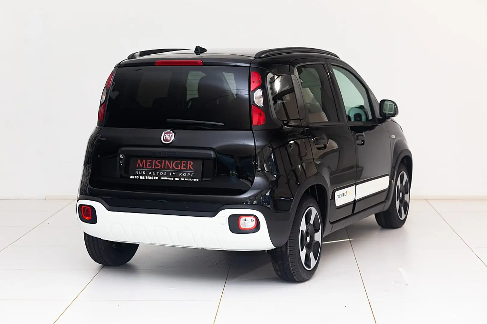 Fiat Panda Hybrid 70 Pandina Schwarz - 2