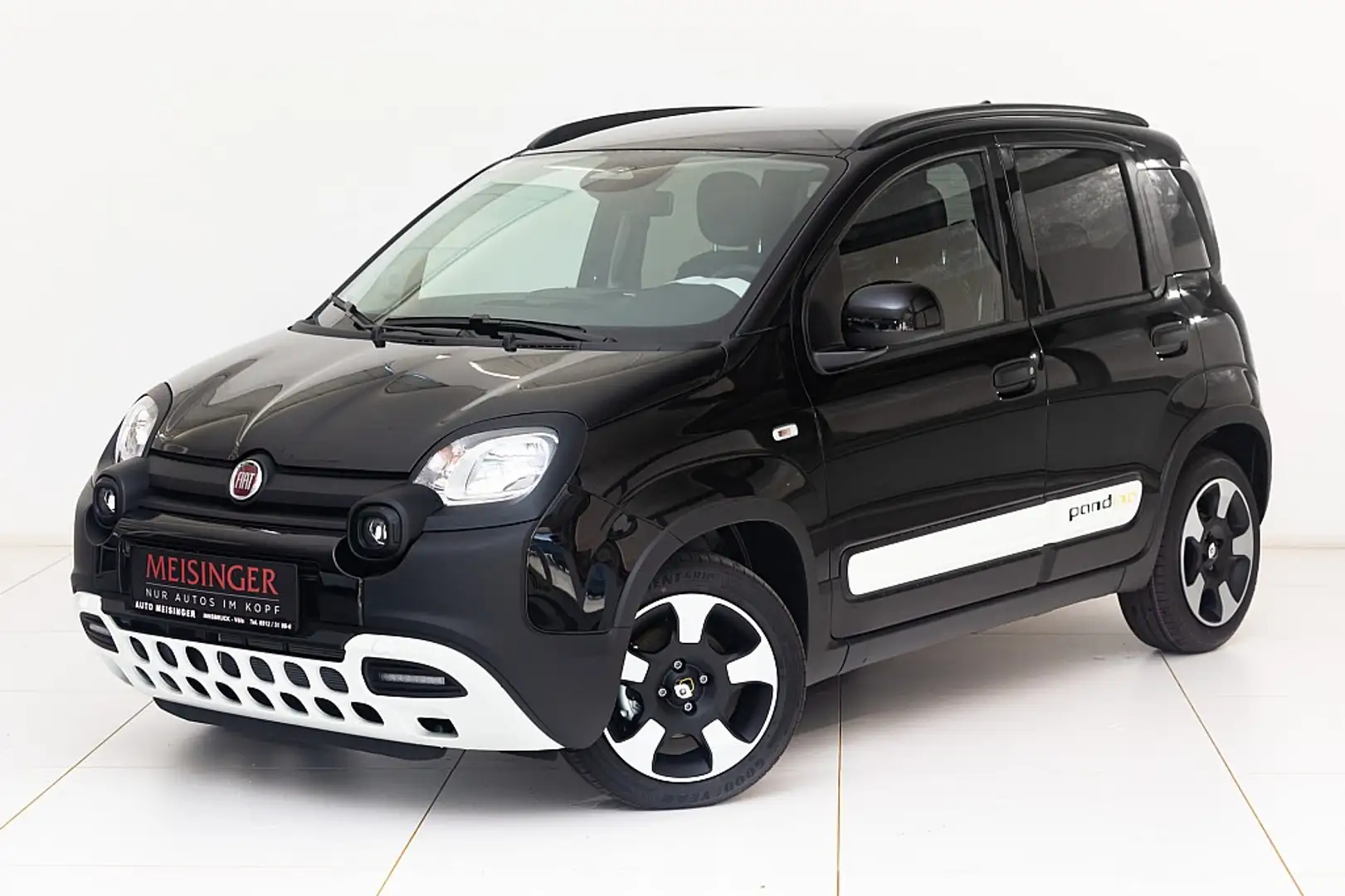 Fiat Panda Hybrid 70 Pandina Schwarz - 1