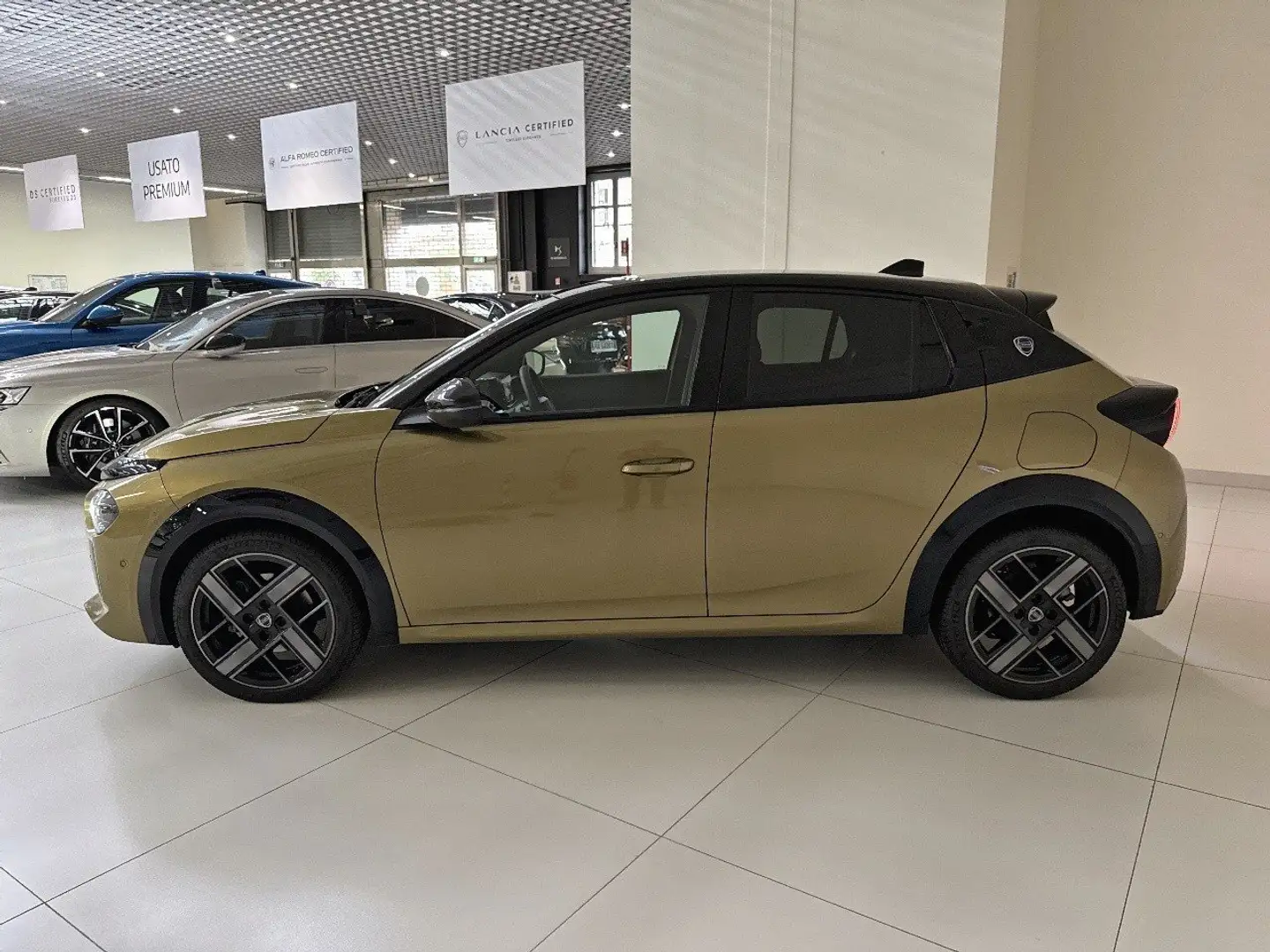 Lancia Ypsilon Ibrida 100cv LX e-DCT Giallo - 2
