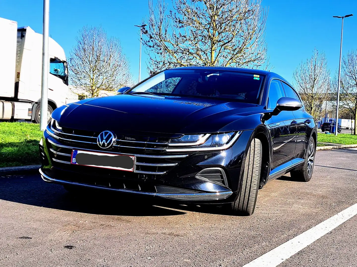Volkswagen Arteon Arteon Shooting Brake 1.4 eHybrid OPF DSG Elegance Zwart - 1