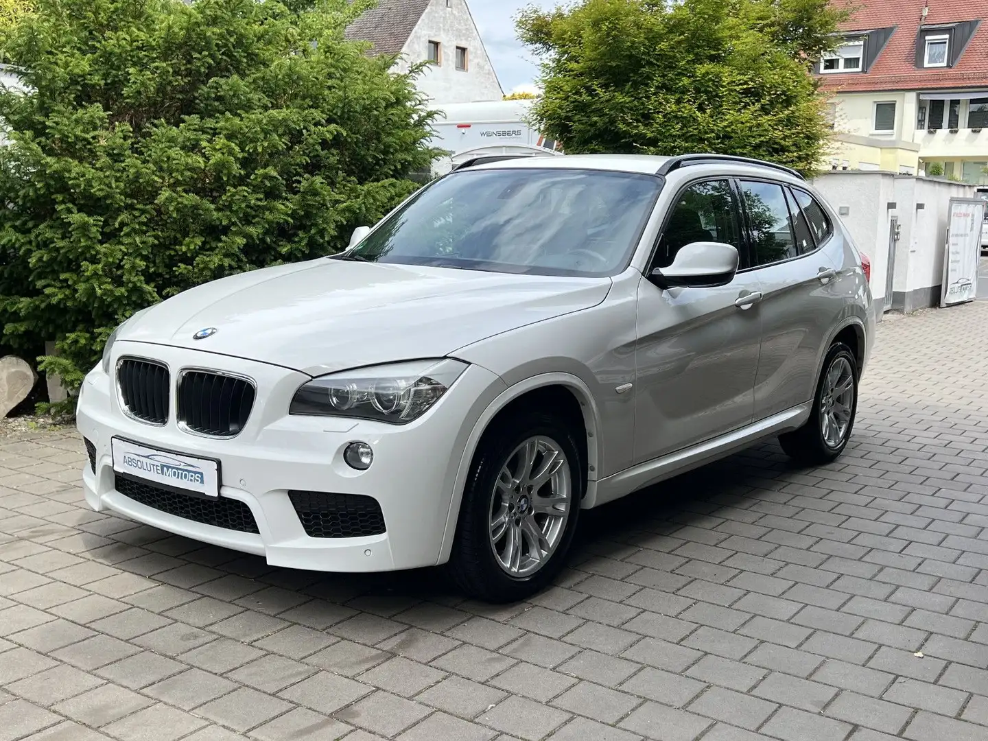 BMW X1 18i sDrive *M-Paket *Navi *AHK *18" *ATM Wit - 1