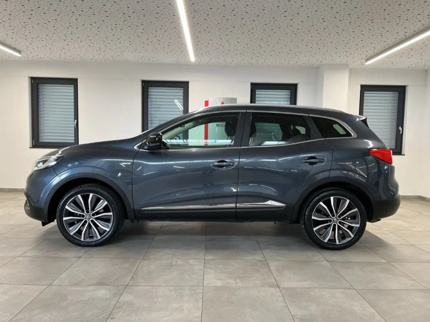 Renault Kadjar 1.2 TCe130 BOSE EDC Tempomat Navi Kamera Grau - 2