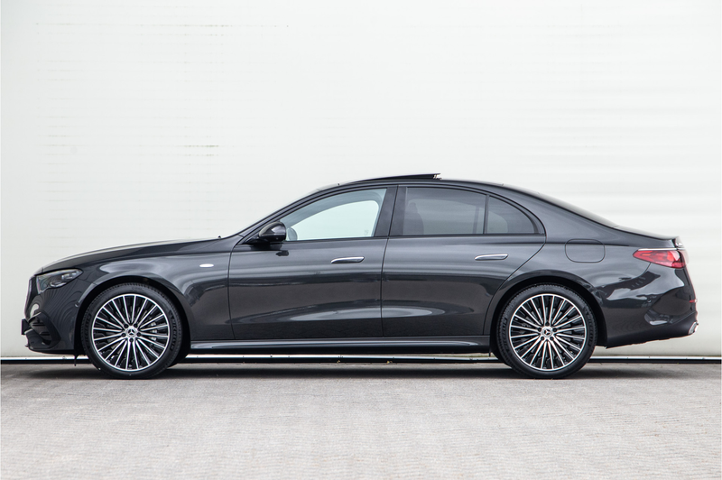 Mercedes-Benz E 400 e 4MATIC AMG Premium Plus, Hyperscreen, Pano, Lede — photo 4