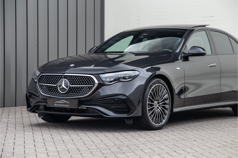 Mercedes-Benz E 400 e 4MATIC AMG Premium Plus, Hyperscreen, Pano, Lede — photo 17