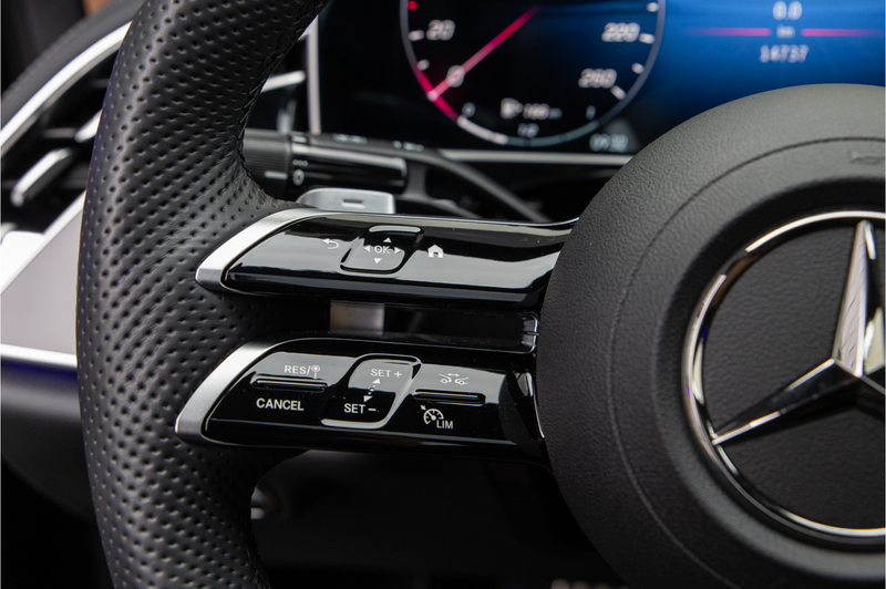 Mercedes-Benz E 400 e 4MATIC AMG Premium Plus, Hyperscreen, Pano, Lede — photo 28