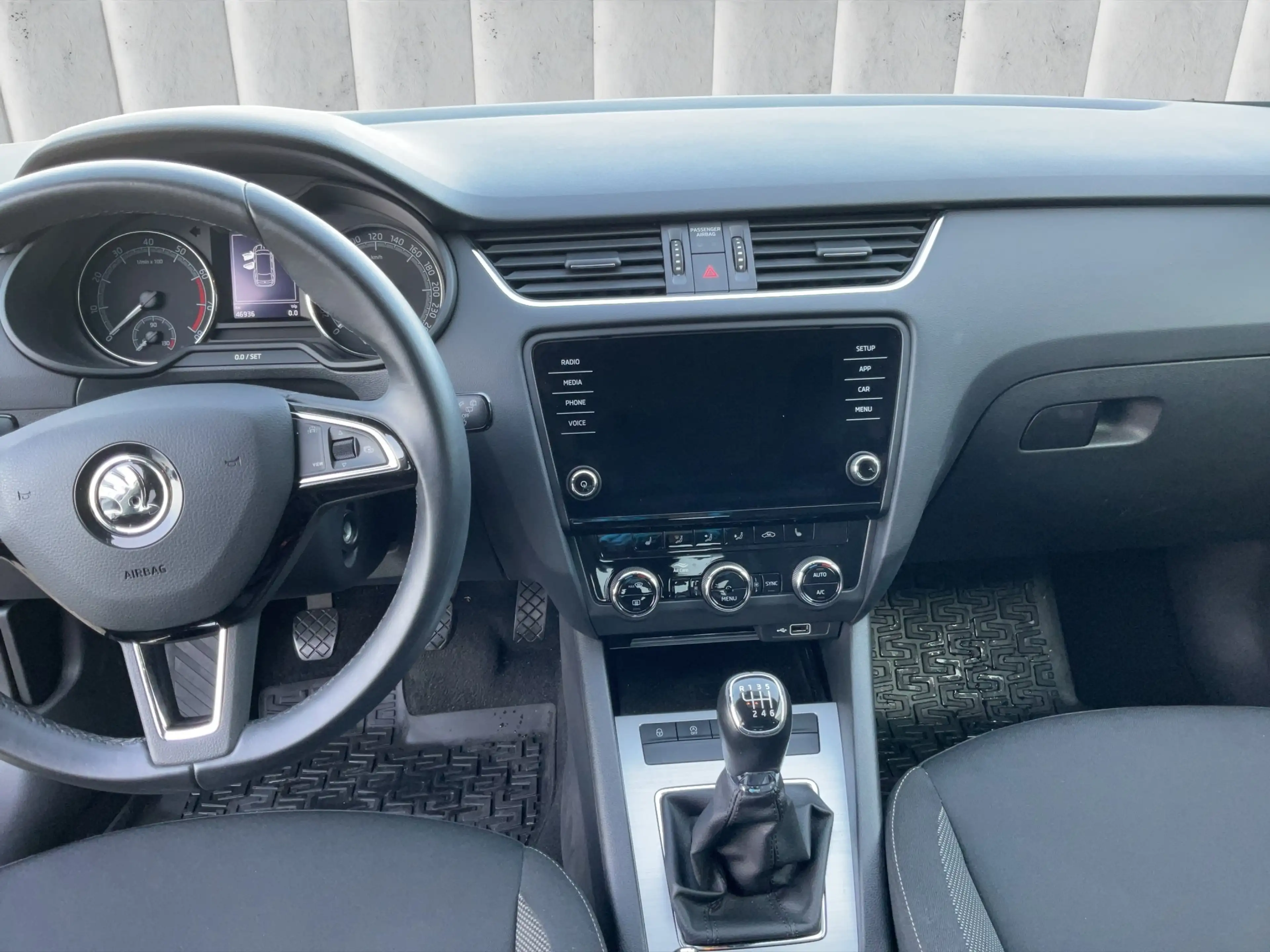 Skoda Octavia 1.0 TSI Tour — photo 15