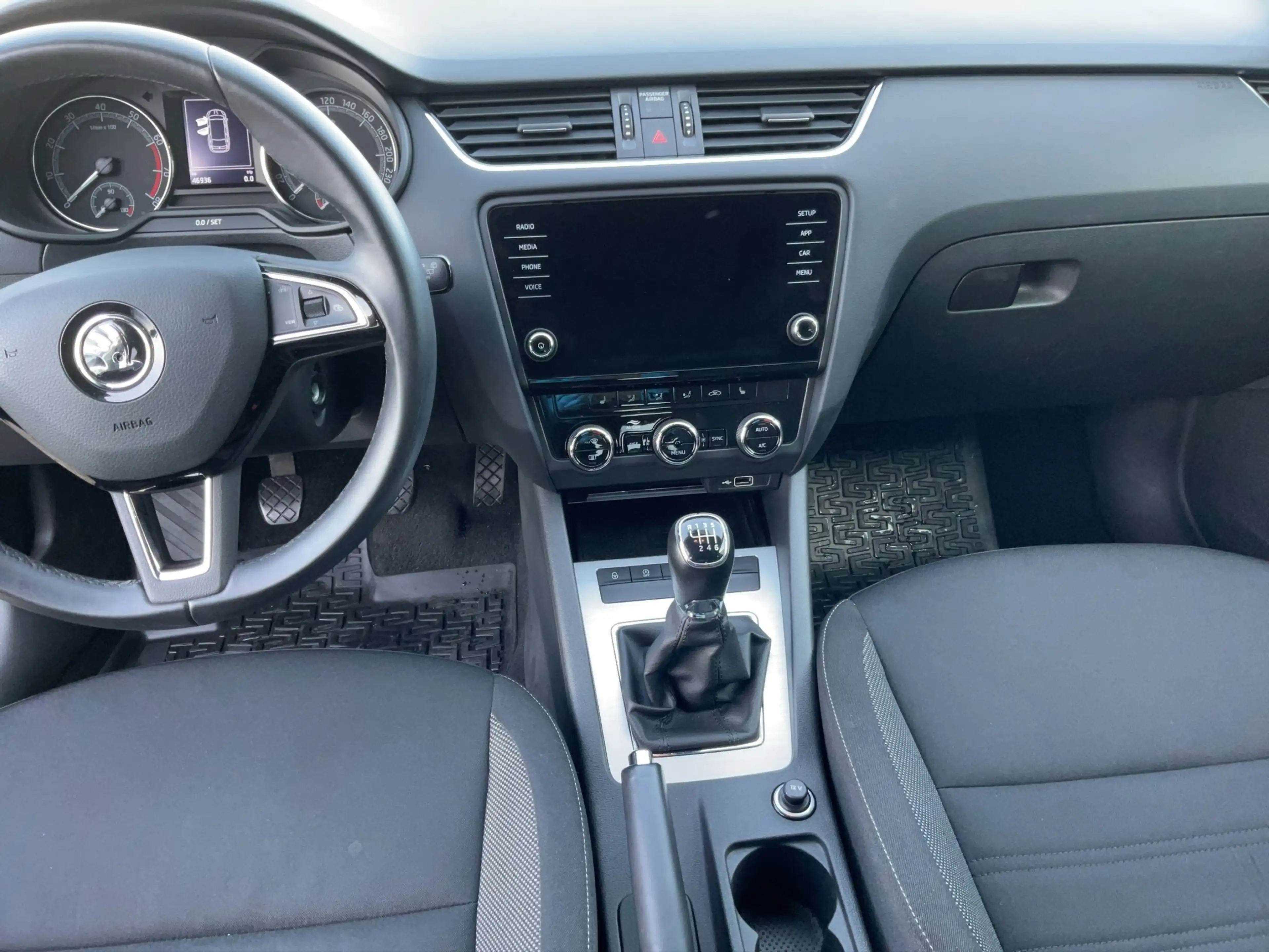 Skoda Octavia 1.0 TSI Tour — photo 14
