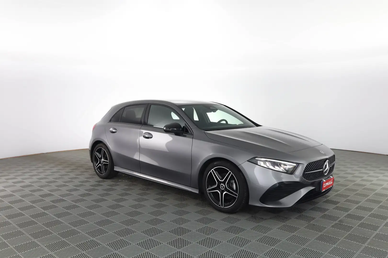 Mercedes-Benz A 200 d Automatic AMG Line Premium Grigio - 2