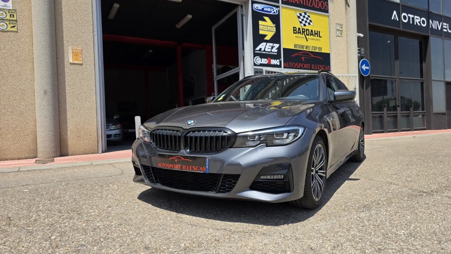 BMW 320 320dA Touring Gris - 1