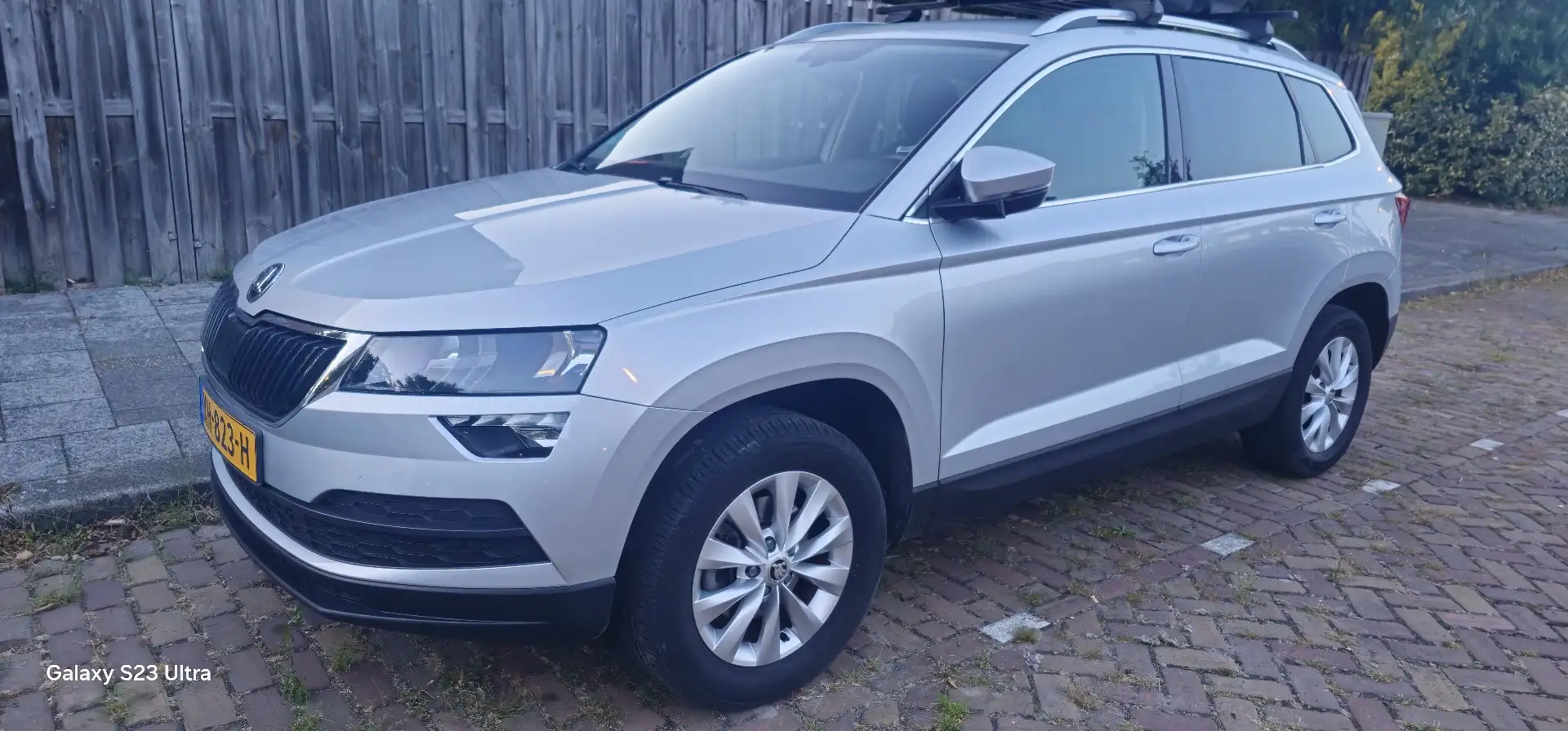 Skoda Karoq 1.0 TSI FullOptions 85 KW. Gris - 2