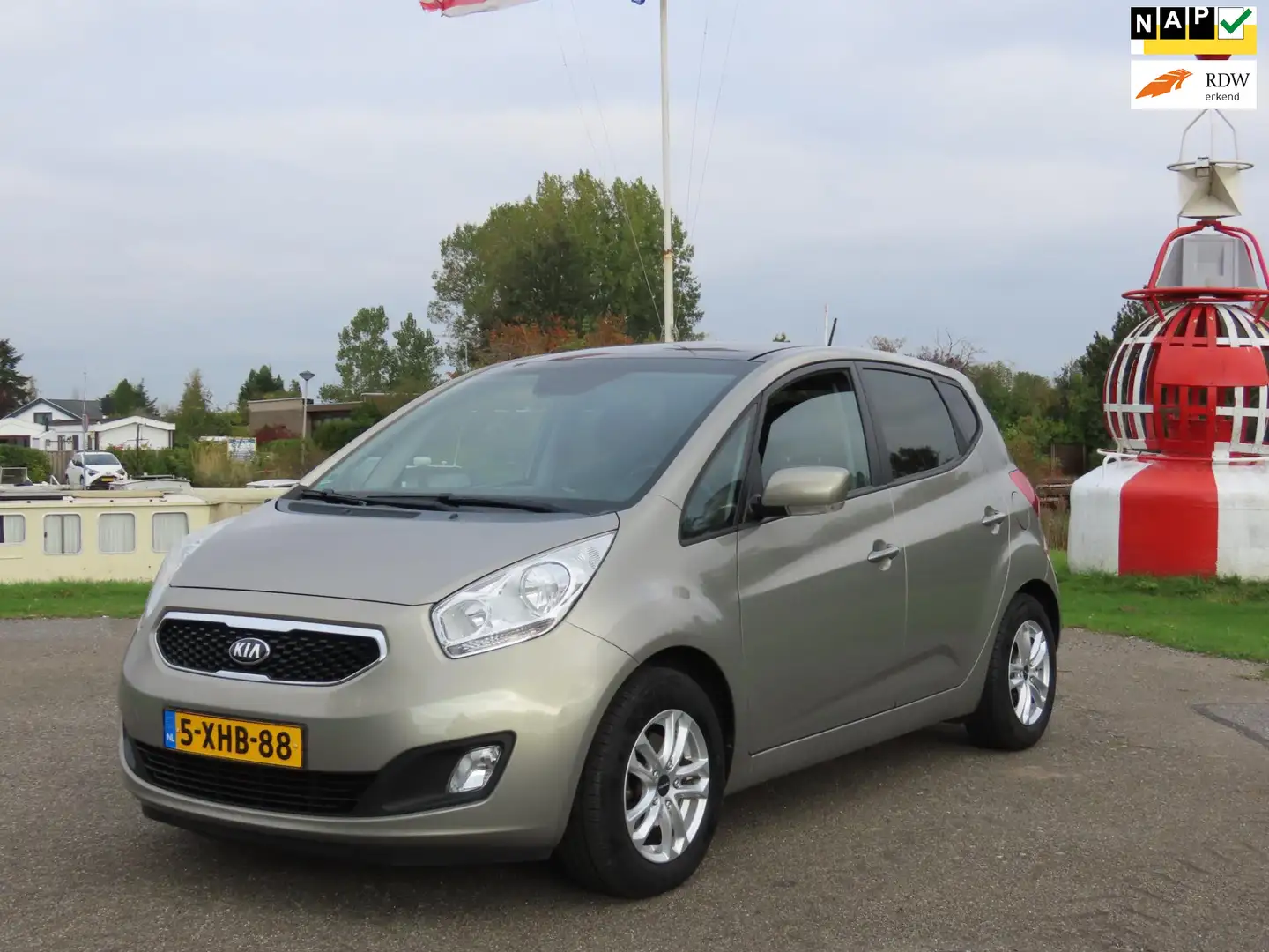 Kia Venga 1.6 CVVT World Cup Edition *Pano *Navi *Camera *Cr Grijs - 1