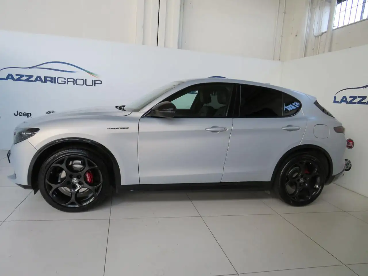 Alfa Romeo Stelvio 2023