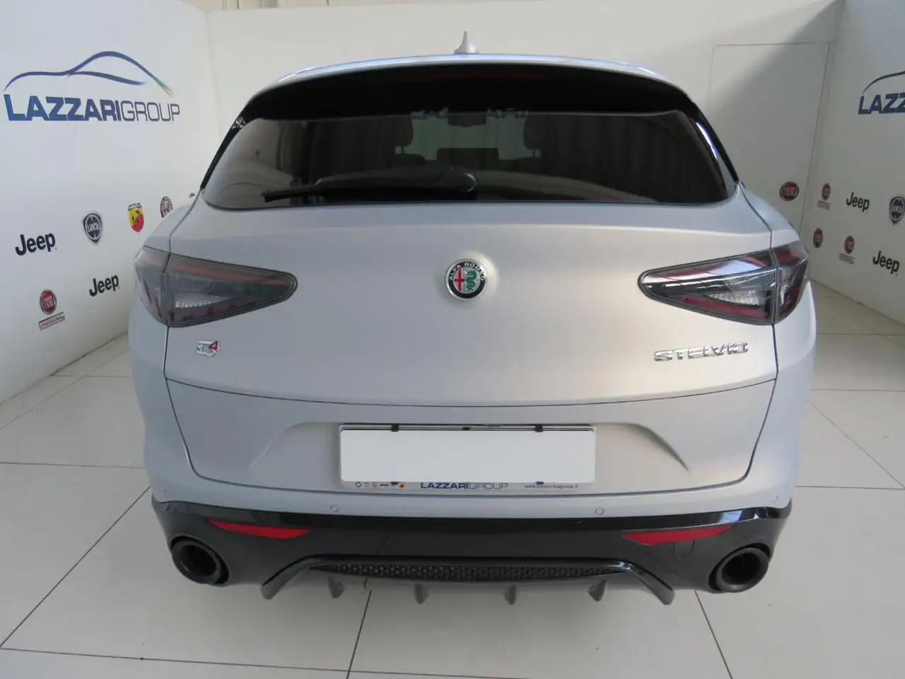 Alfa Romeo Stelvio 2023 — фото 8