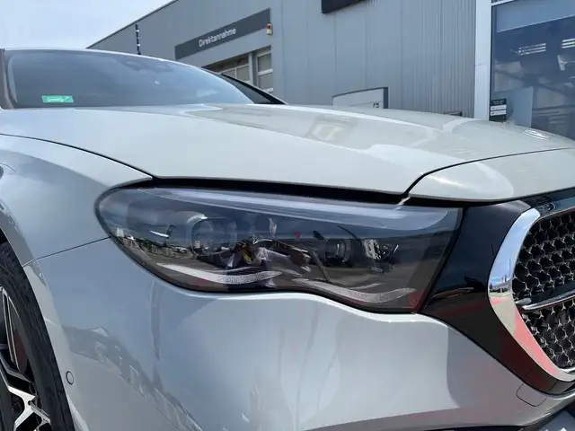 Mercedes-Benz E 300 de 4MATIC Limousine EQ Hybrid Techn. ÖE Ansicht 9