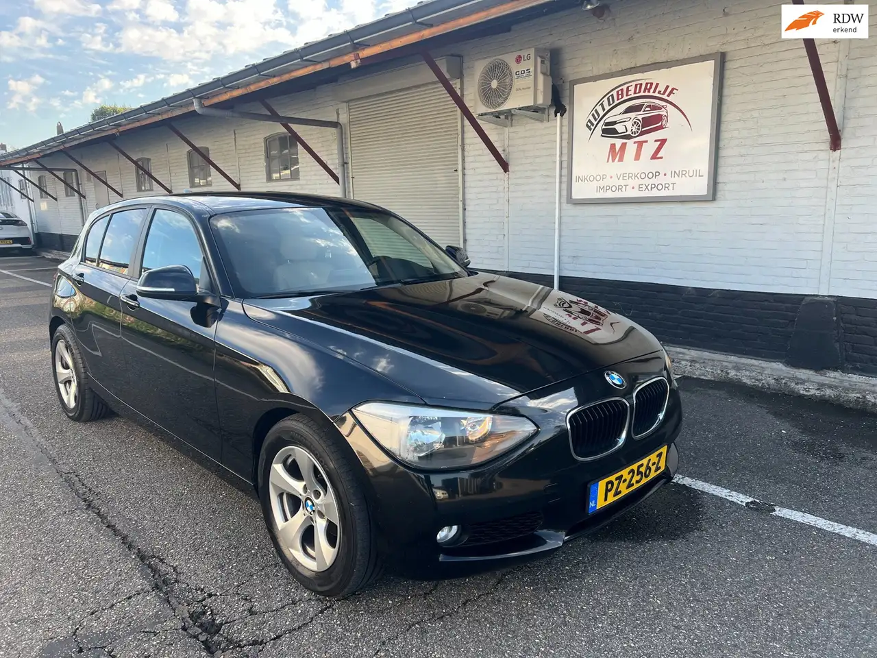 BMW 118