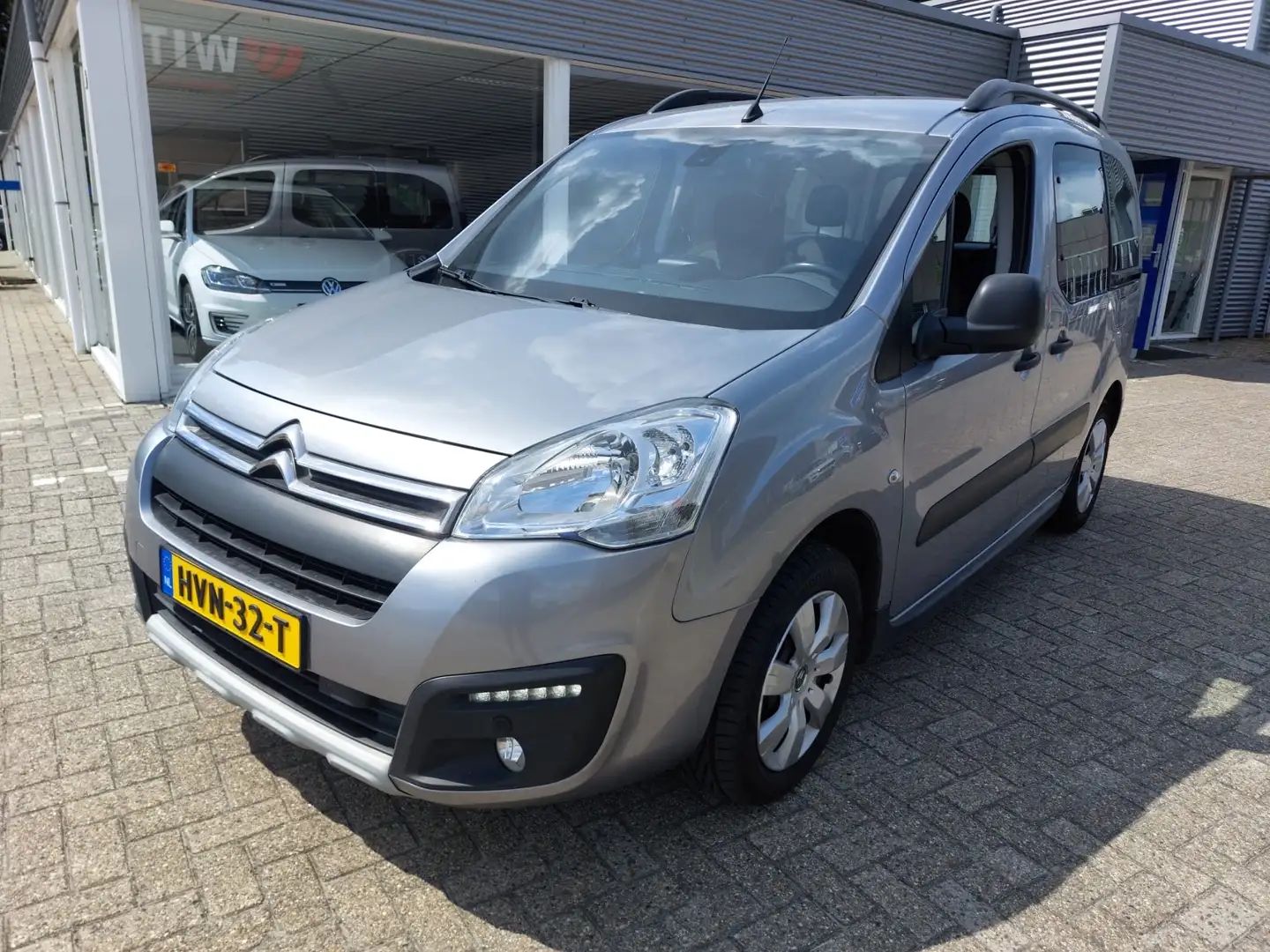 Citroen Berlingo 1.2 PureTech XTR Grijs - 1