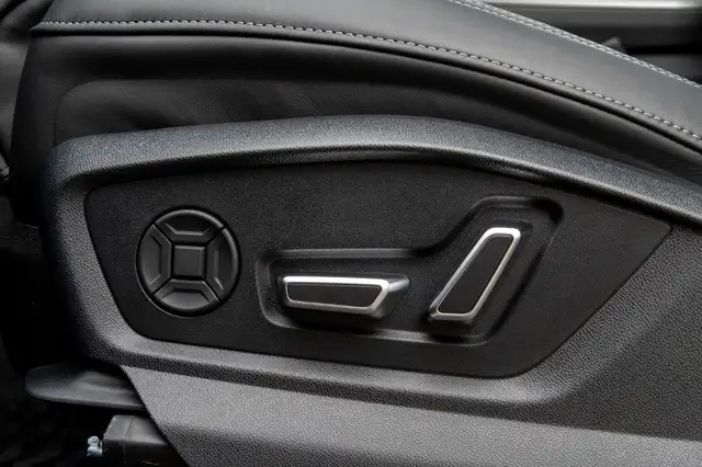 Audi Q7 view 22
