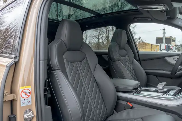 Audi Q7 view 27