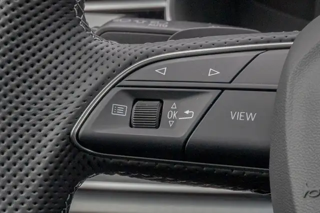 Audi Q7 view 16