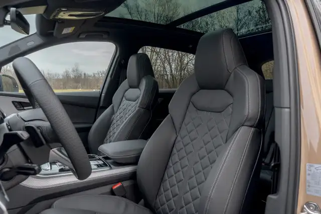 Audi Q7 view 26