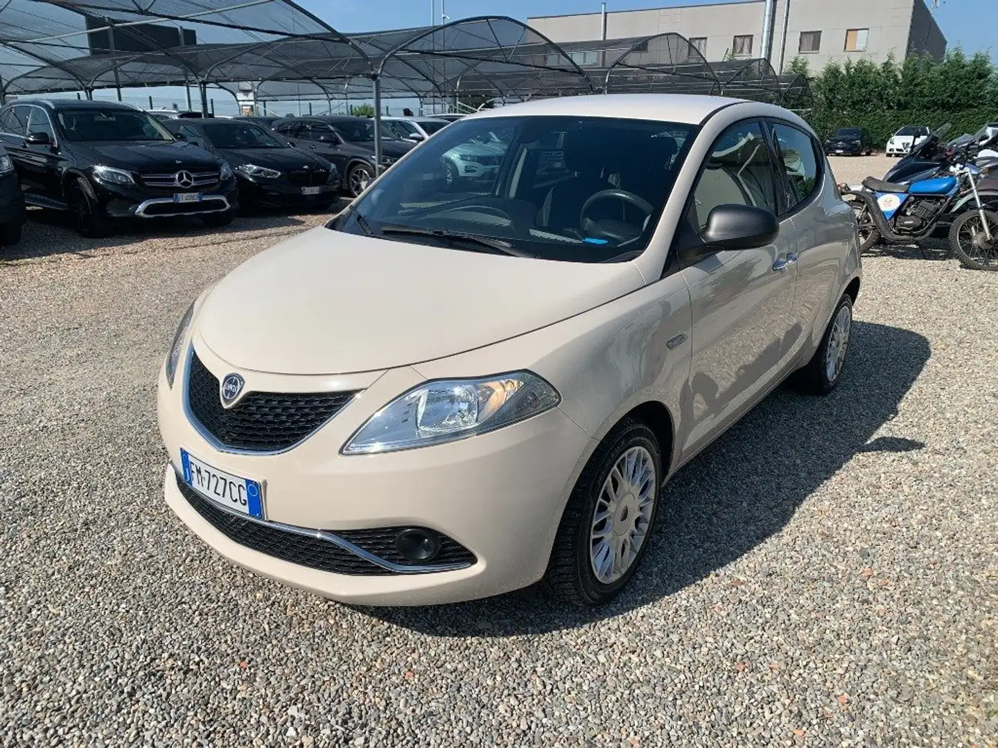 Lancia Ypsilon 1.2 69 CV 5 porte Gold Beige - 1