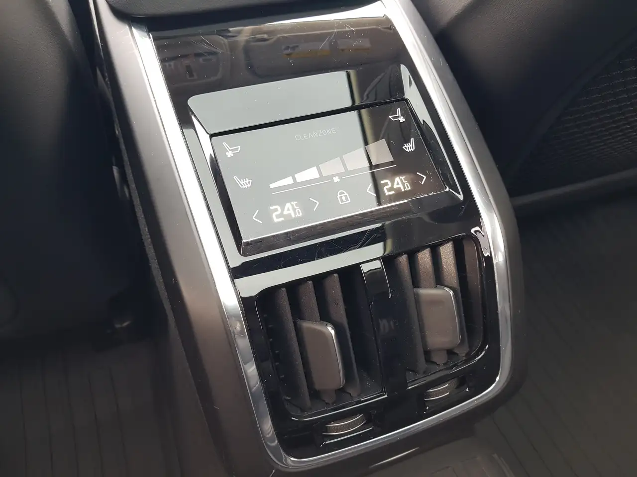 Volvo S90 снимка Volvo S90