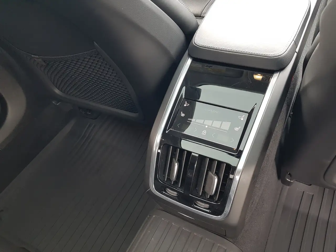 Volvo S90 снимка Volvo S90