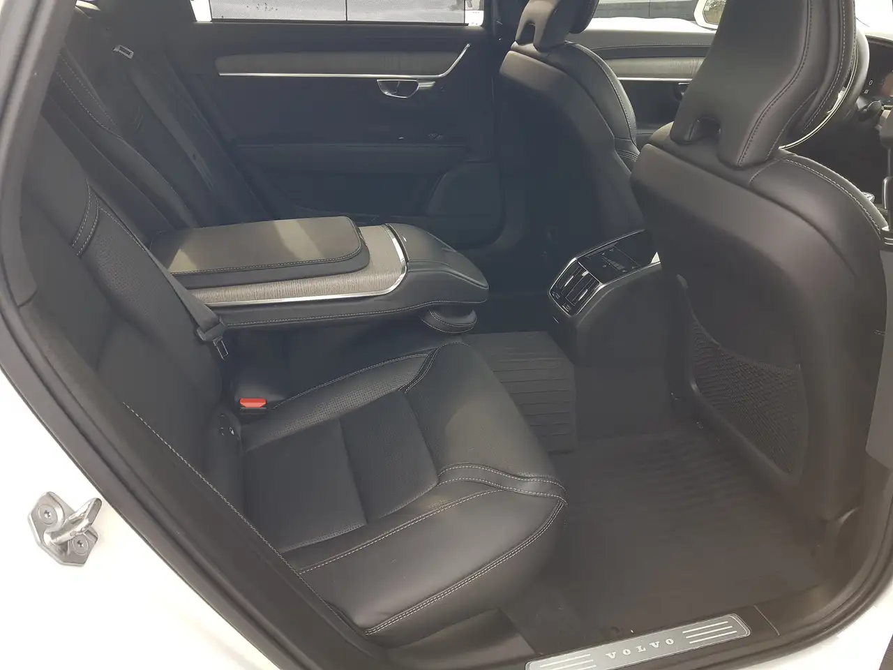 Volvo S90 снимка Volvo S90