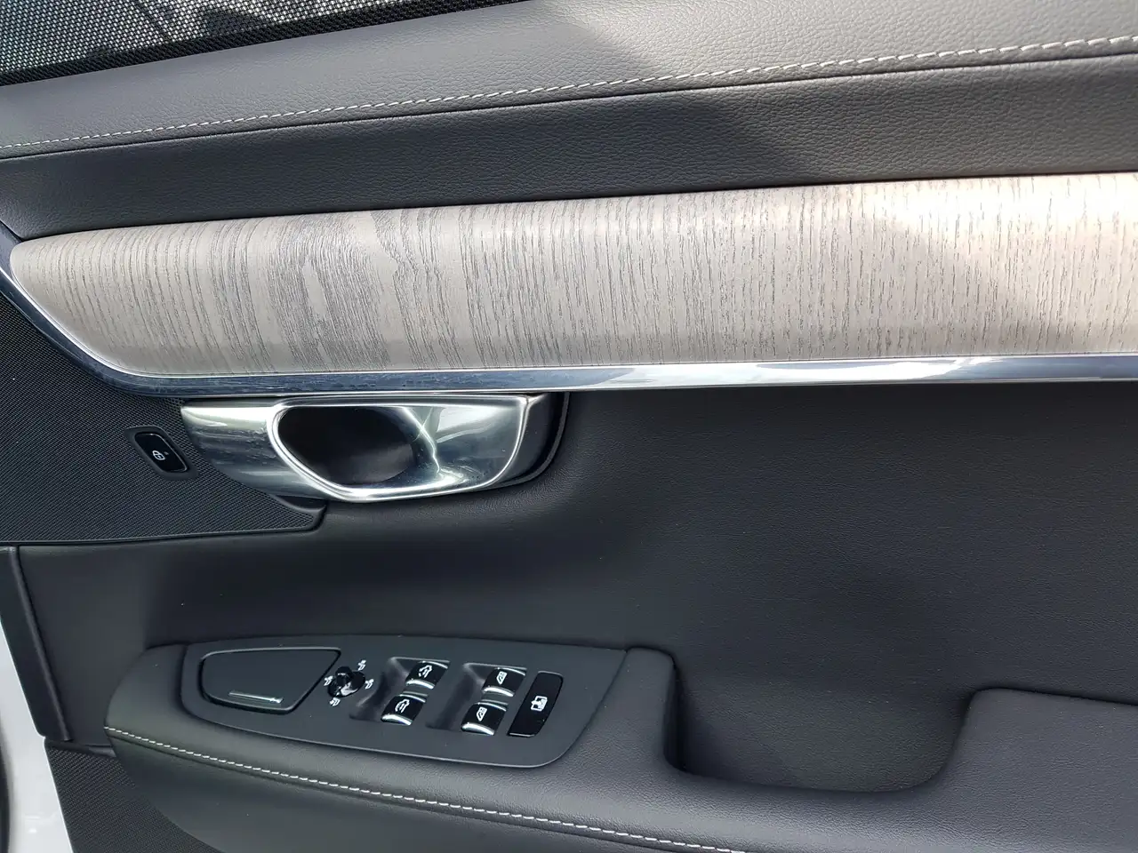 Volvo S90 снимка Volvo S90
