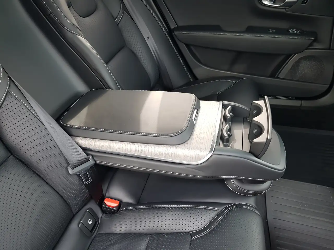 Volvo S90 снимка Volvo S90