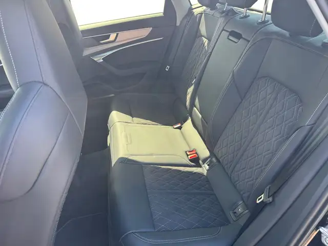 Audi S6 view 10