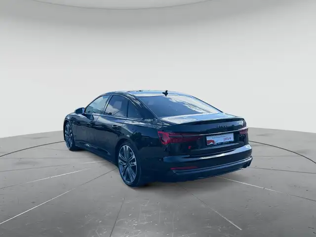 Audi S6 view 3