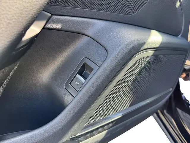 Audi S6 view 11