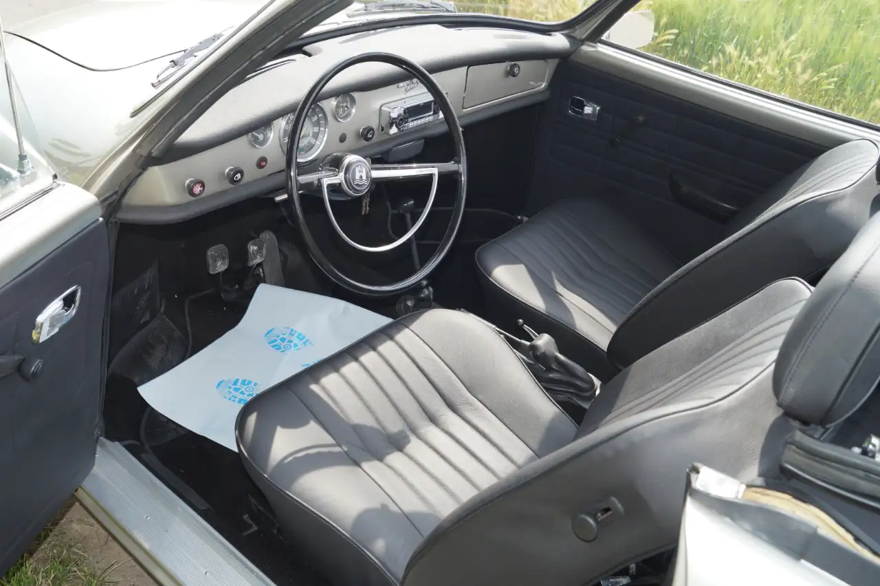 Volkswagen Karmann Ghia VOLLRESTAURATION, foto 12