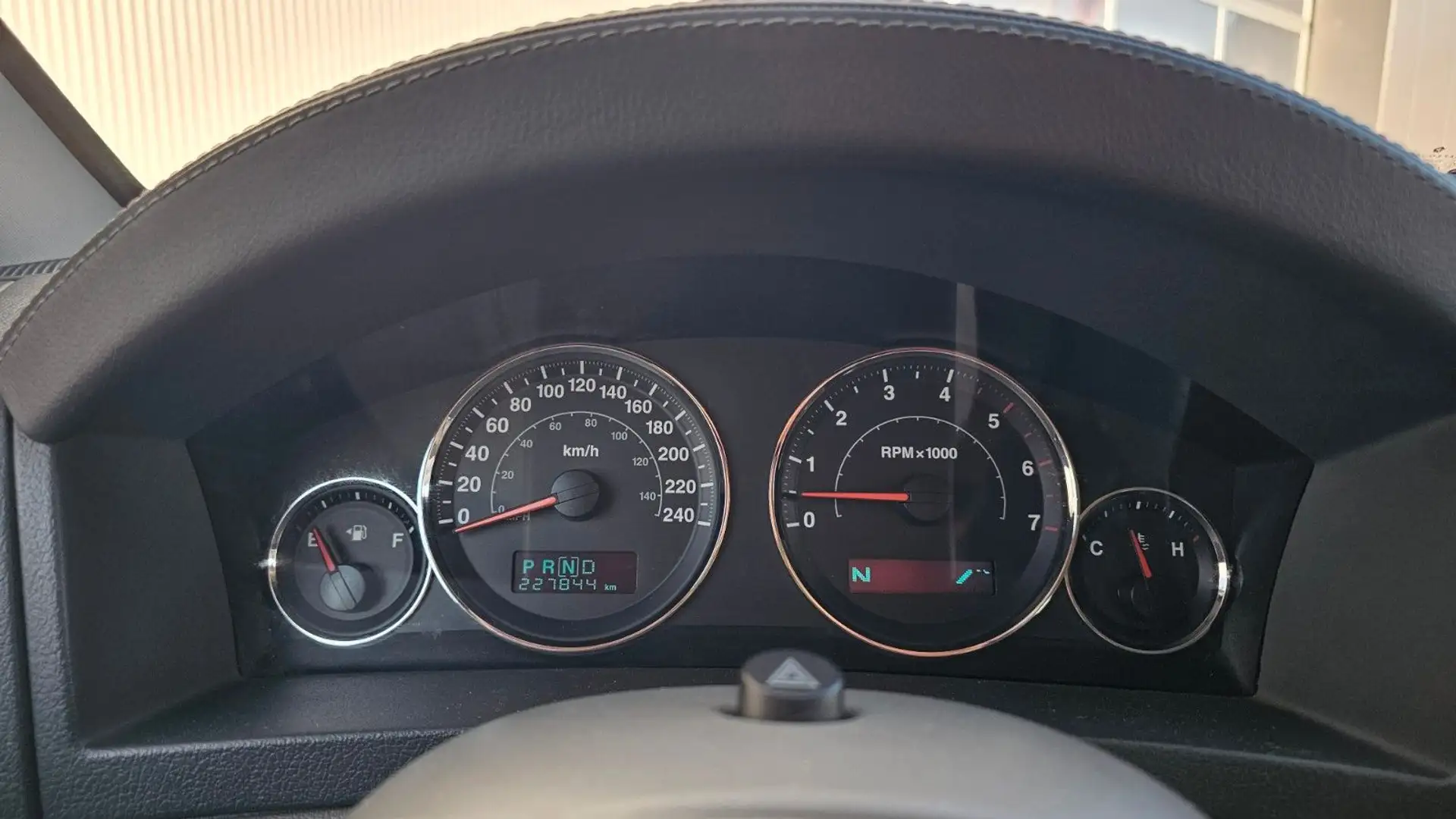 Jeep Grand Cherokee 3.0 CRD Limited AHK Klima SHZG Schwarz - 2