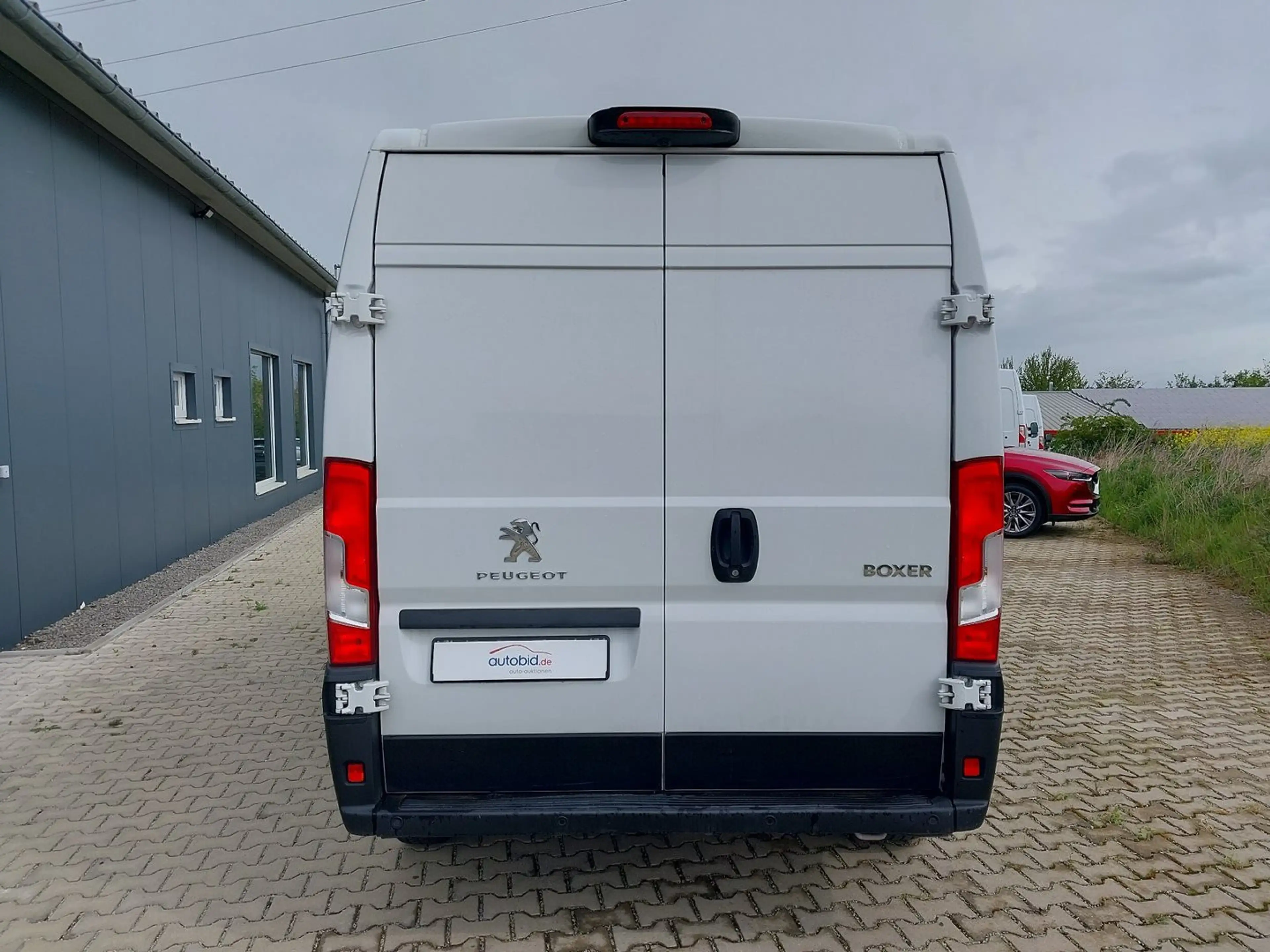 Peugeot Boxer Kasten Hochraum 2.2 BlueHdi 335 L3H2 Premium 165 — photo 6