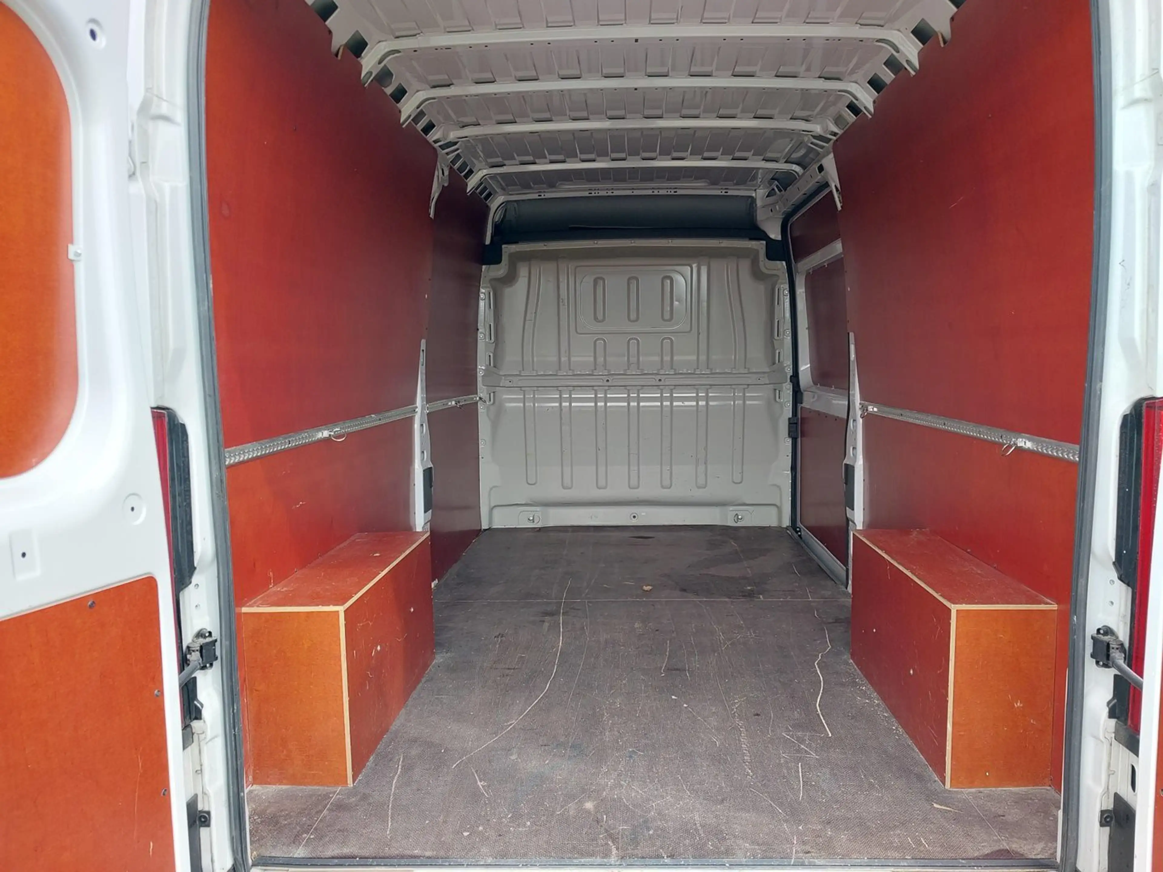 Peugeot Boxer Kasten Hochraum 2.2 BlueHdi 335 L3H2 Premium 165 — photo 14