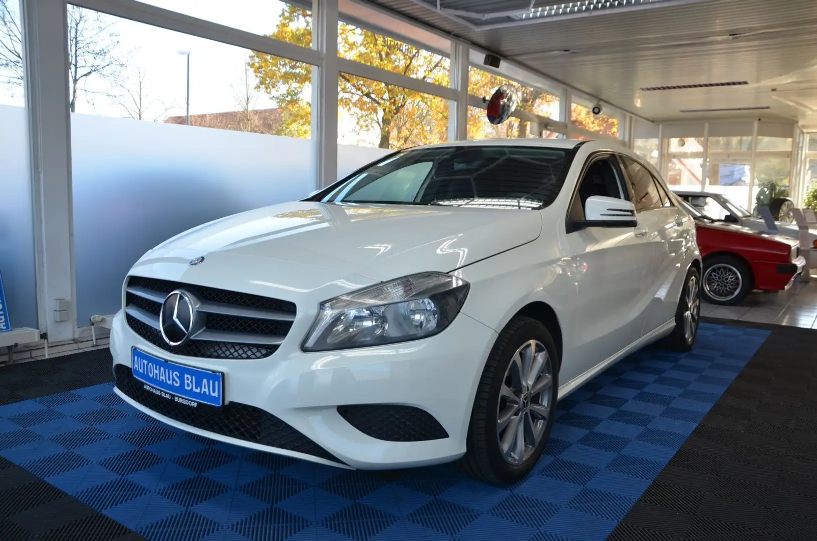 Mercedes-Benz A 180 CDI Urban *AUTOMATIK*TEMPOMAT* Blanc - 1