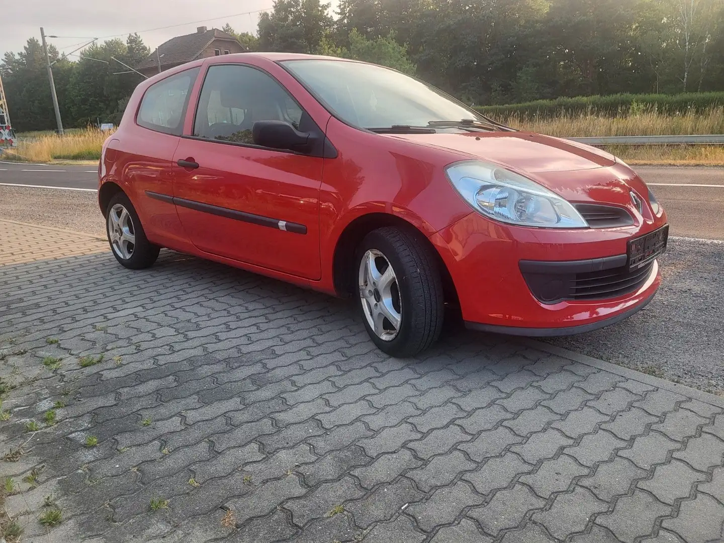 Renault Clio III Authentique Rot - 2